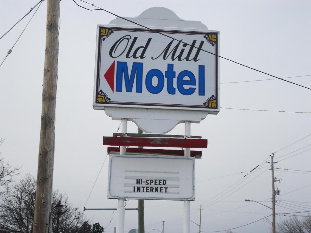 Old Mill Motel Blind River Exterior photo