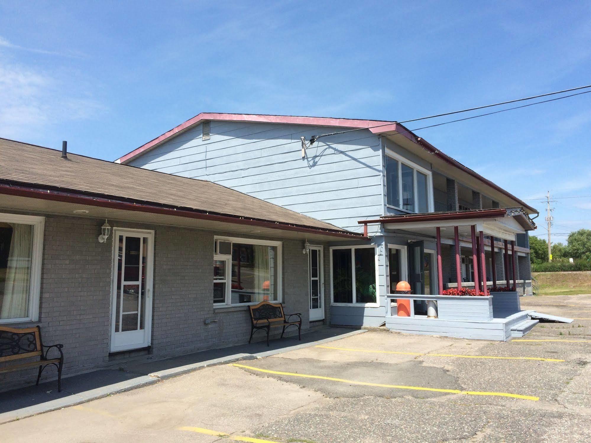 Old Mill Motel Blind River Exterior photo