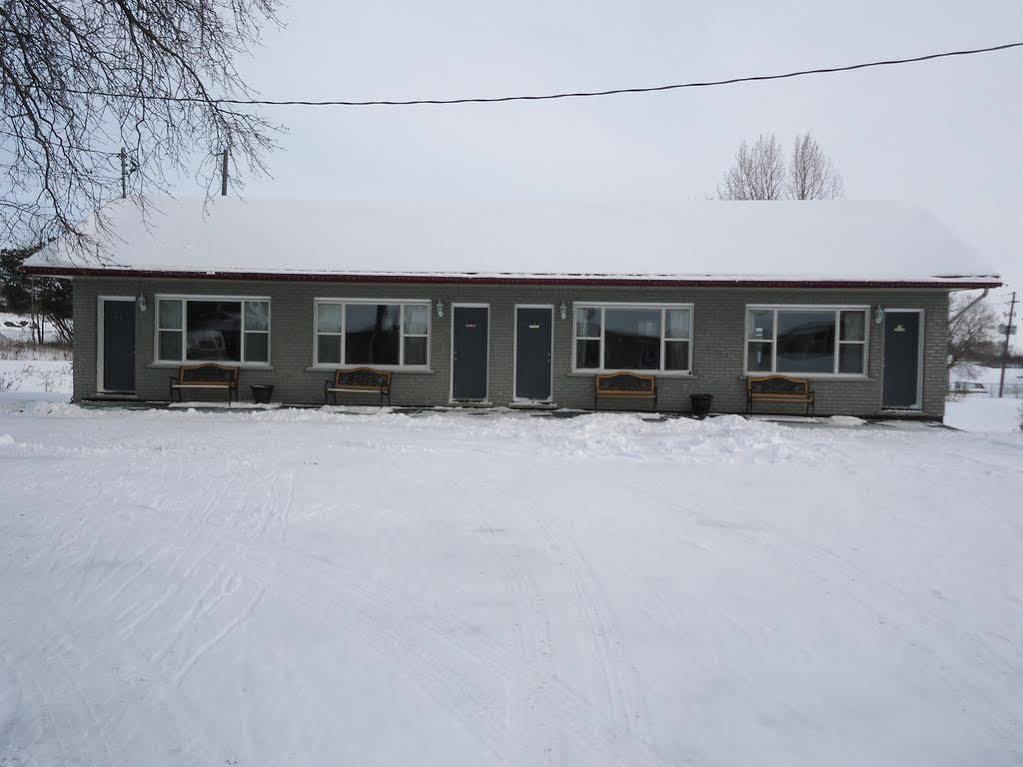 Old Mill Motel Blind River Exterior photo